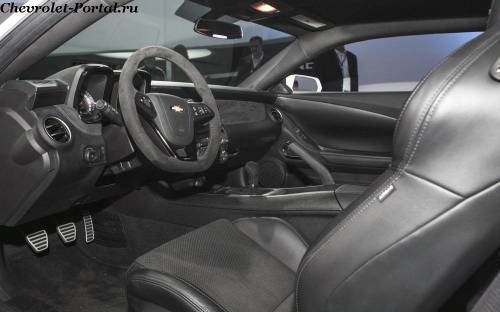 2014-Chevrolet-Camaro-SS салон
