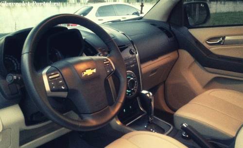 Chevrolet Trailblazer 2014 место водителя