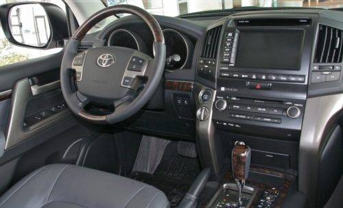 Toyota Land Cruiser 200: технические характеристики 