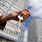 Как лучше продавать квартиру: самостоятельно или через агентство недвижимости?