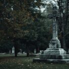 Почему нельзя шуметь на кладбище: традиции, вера и этикет Почему нельзя шуметь на кладбище: традиции, вера и этикет